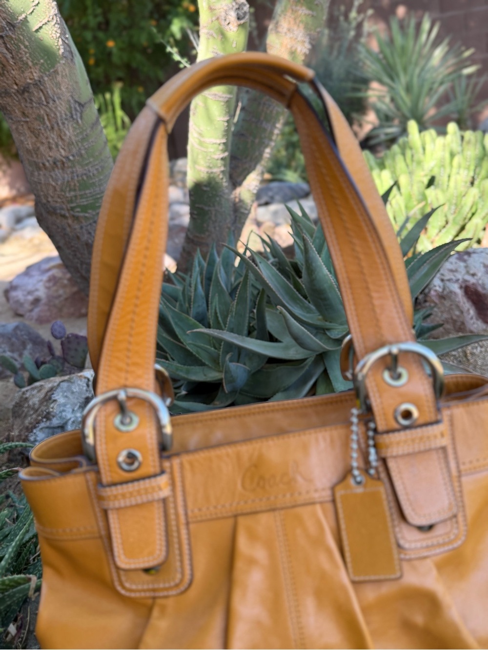 SHOULDER BAG COACH SoHo Pleated Leather Saffron Shoulder Tote GORGEOUS - Picture 3 of 14
